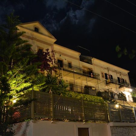 Aristotelis Apartments Frikes Екстериор снимка