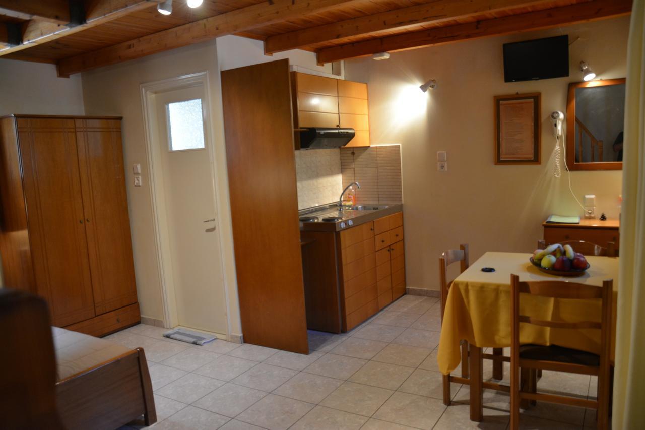 Aristotelis Apartments Frikes Екстериор снимка