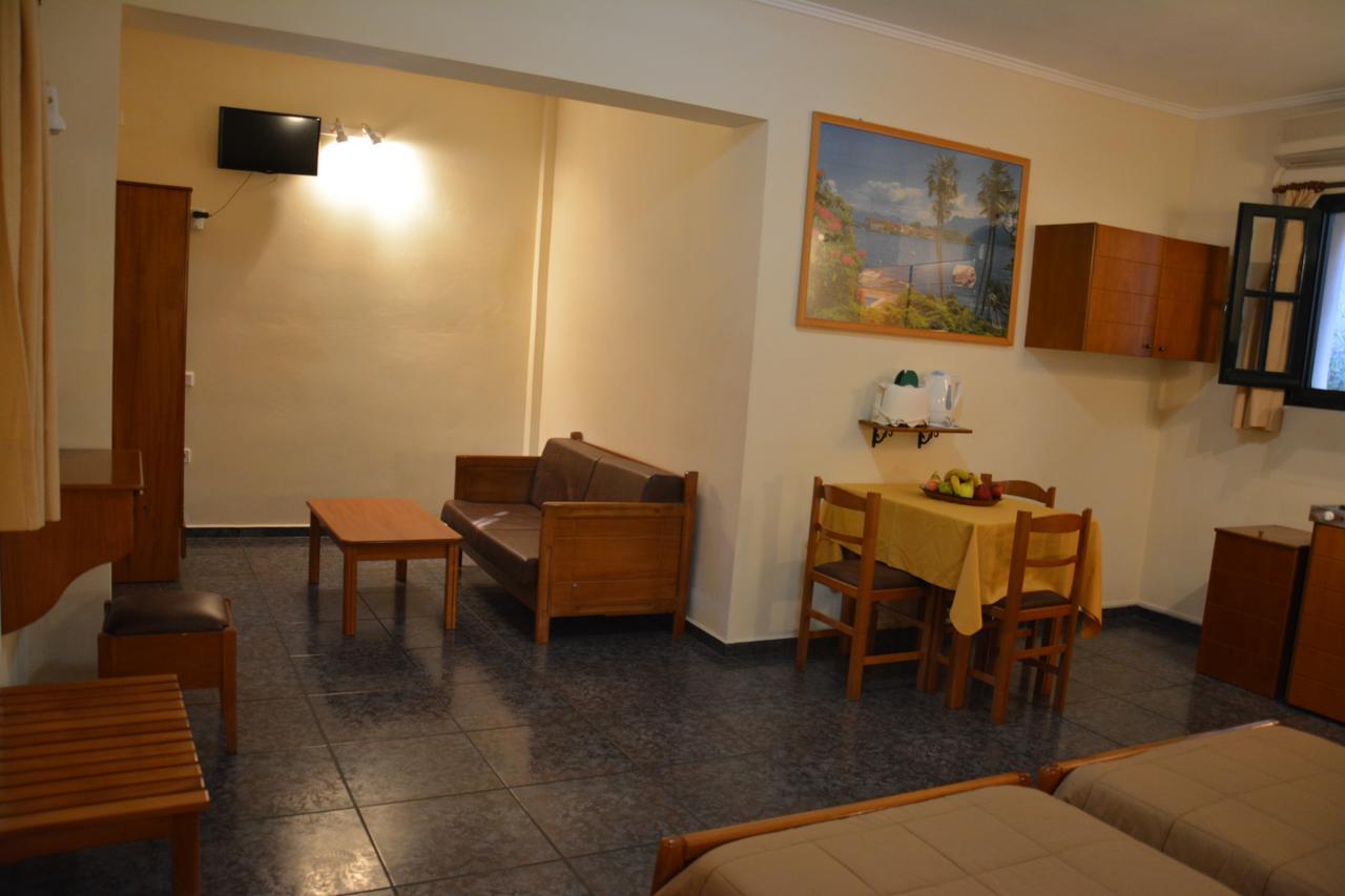 Aristotelis Apartments Frikes Екстериор снимка